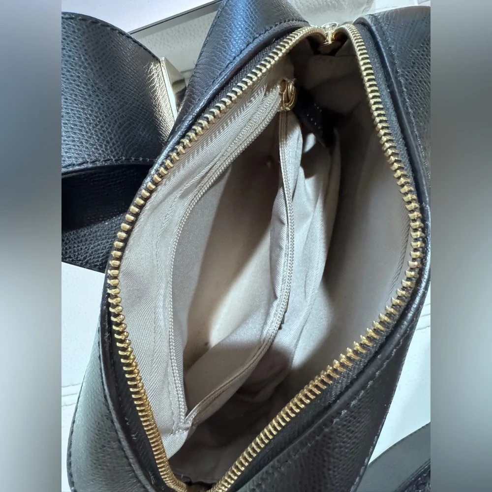 VALENTINO Crossbody Leather Black Authentic Bag - Picture 8 of 17